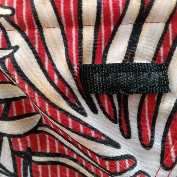 RARE VINTAGE 1" HOM SWIM BRIEF, SIZE 34", RED LEAVES PATTERN (*) (Pre-owned) - Picture 3 of 8